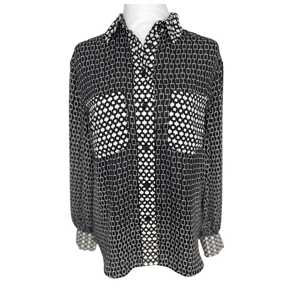 Who What Wear Black White Geometric Pattern Long Sleeve
Button Up Blouse XS